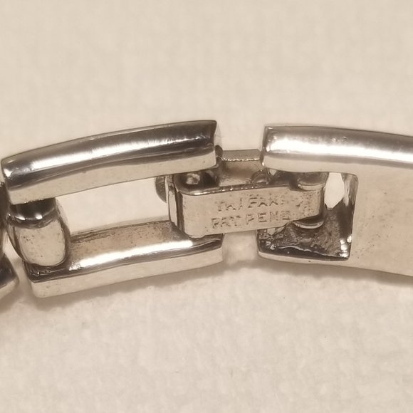 Dazzling mid-century signed Trifari bracelet - Picture 7 of 13